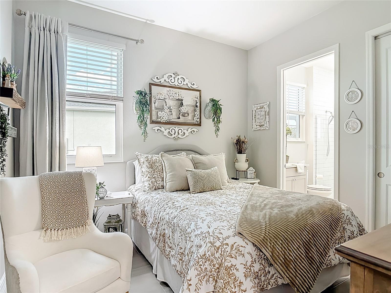 Image 37 of 68 For 808 Liliana Drive