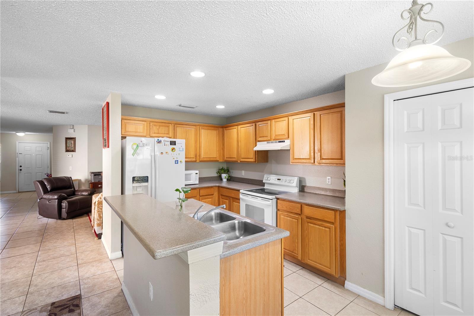 Image 19 of 32 For 2853 Cliffe Court
