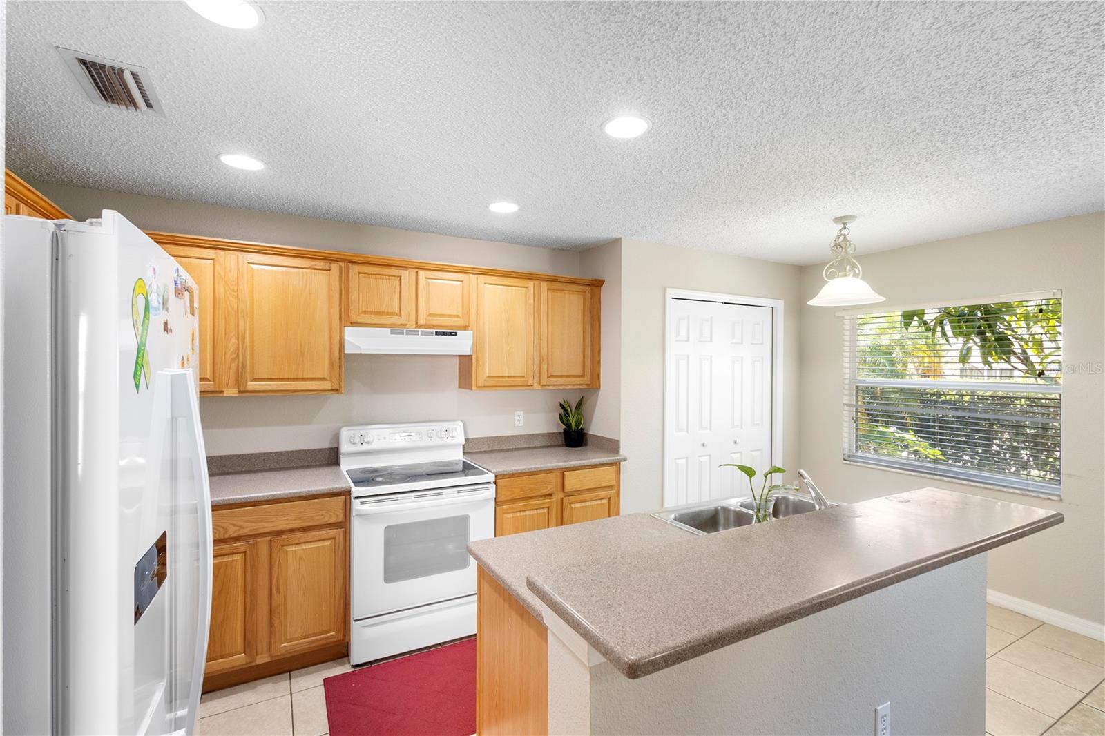 Image 20 of 32 For 2853 Cliffe Court
