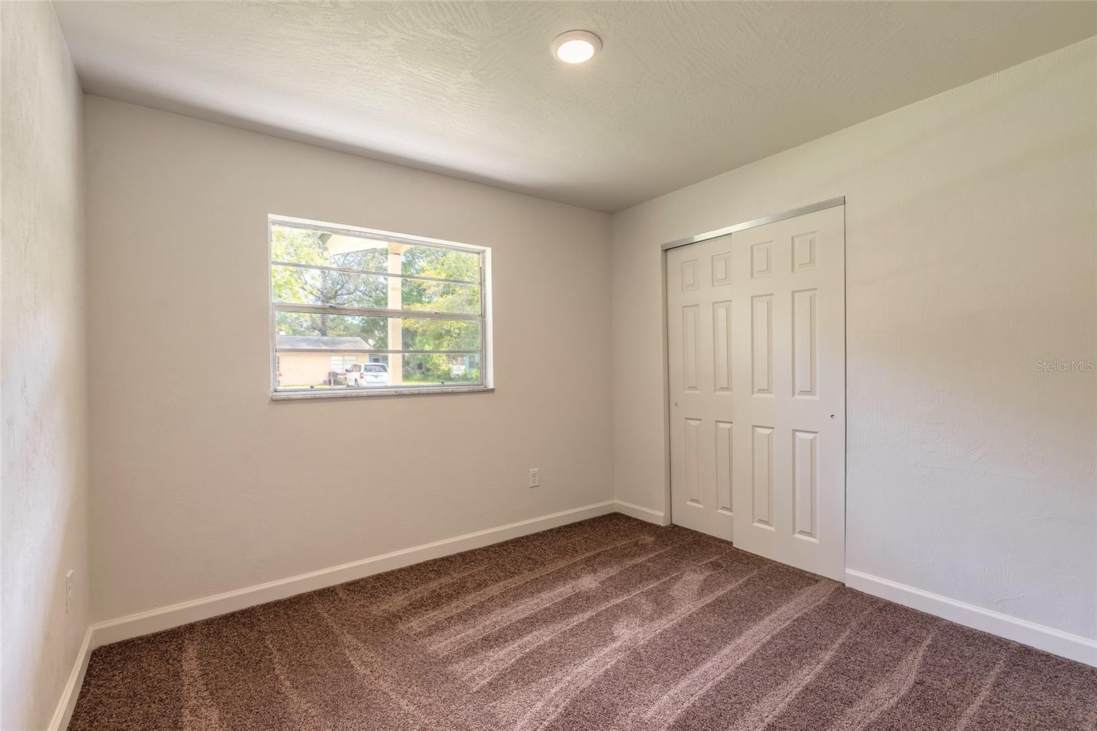 Image 12 of 23 For 904 Gibbons Street