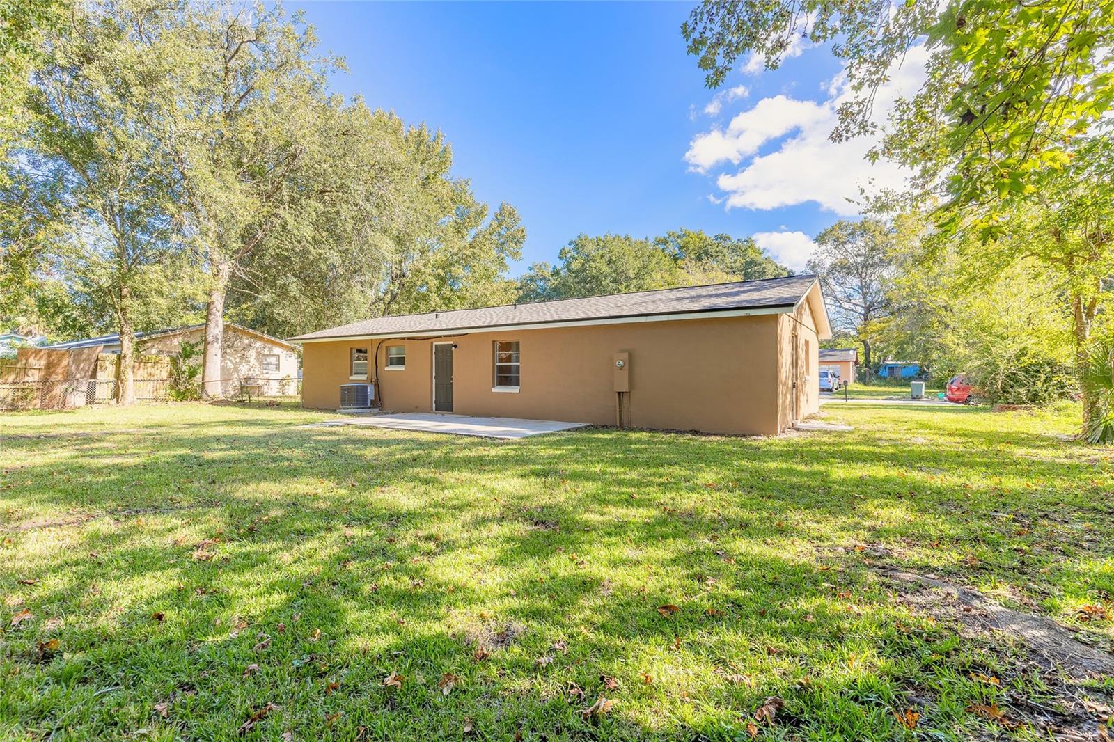 Image 18 of 23 For 904 Gibbons Street