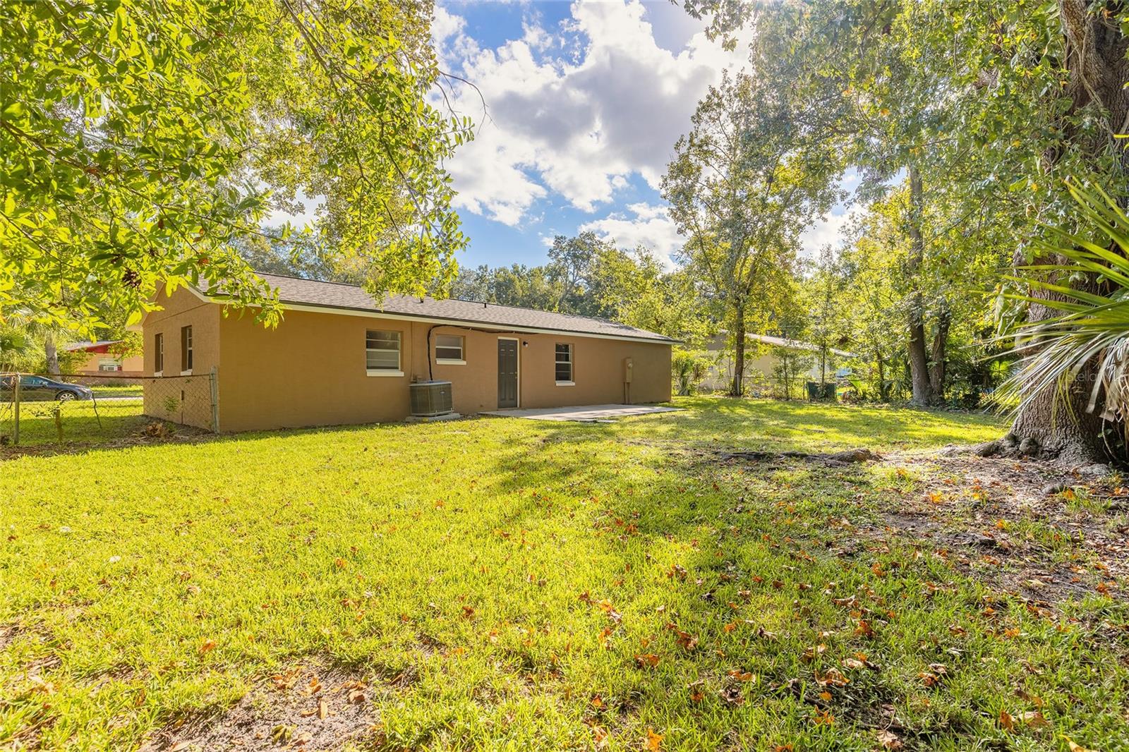 Image 19 of 23 For 904 Gibbons Street