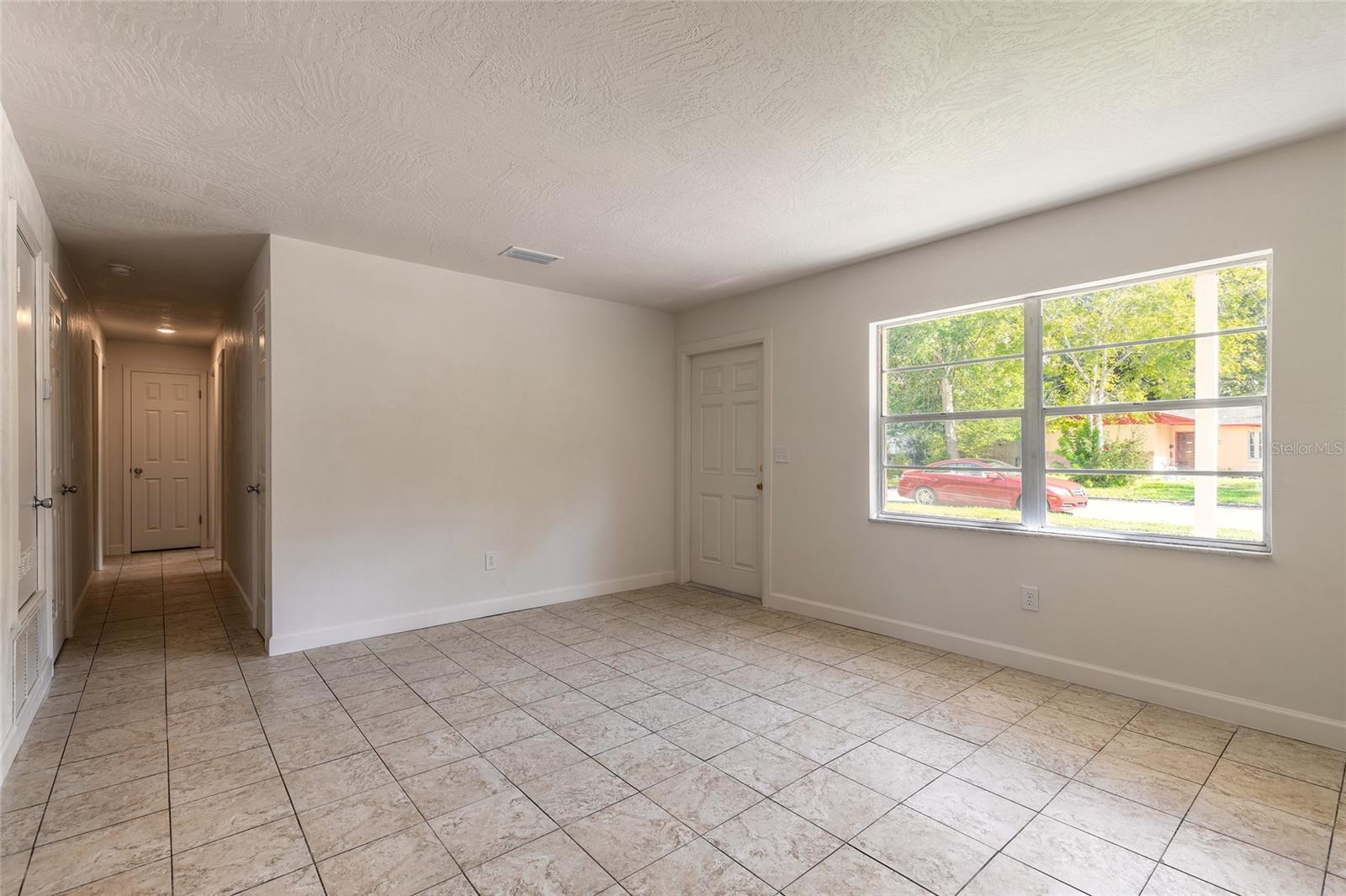 Image 2 of 23 For 904 Gibbons Street