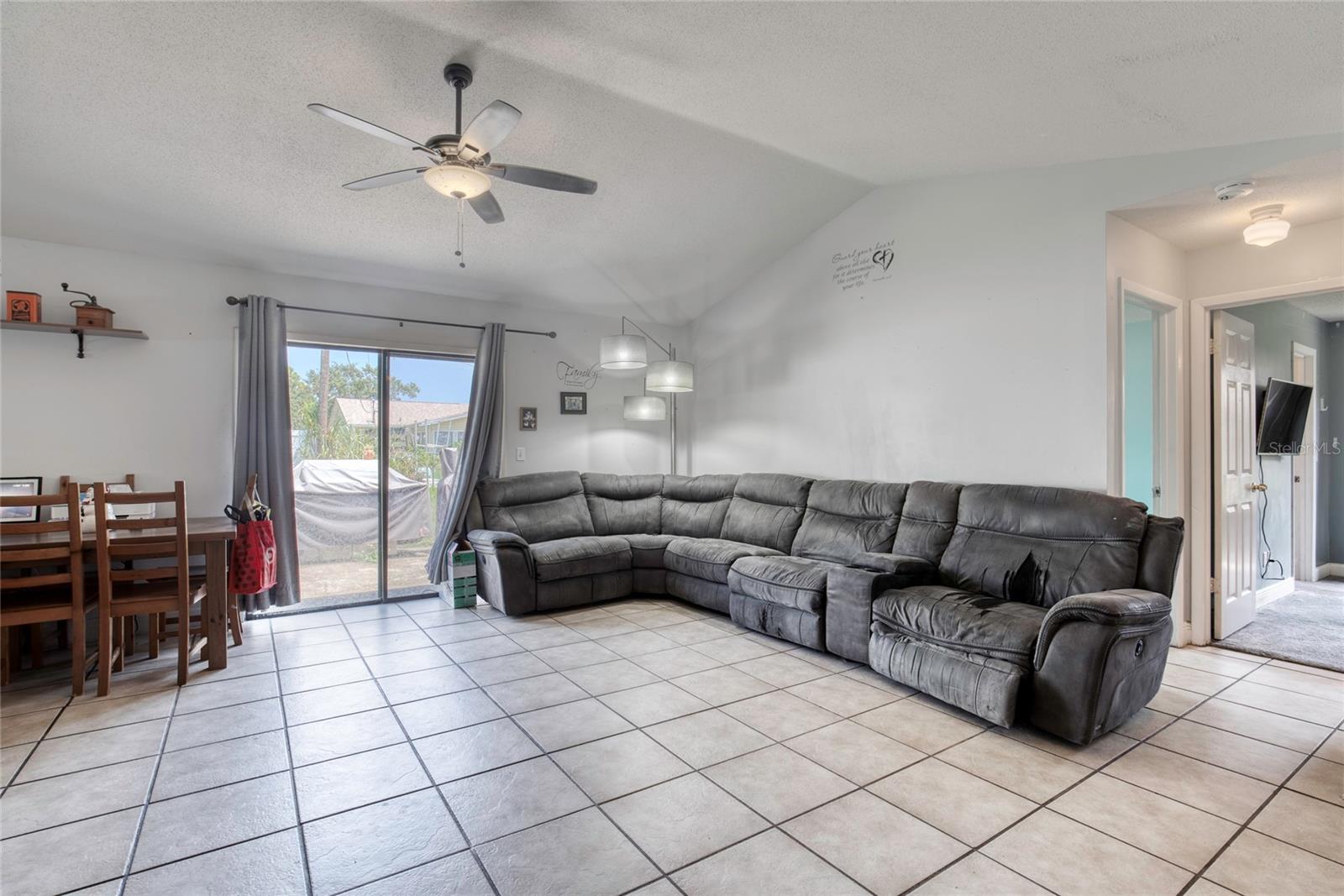 Image 10 of 29 For 2815 Travelers Palm Drive