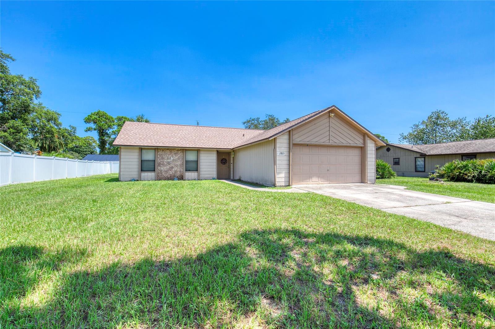 Image 3 of 29 For 2815 Travelers Palm Drive