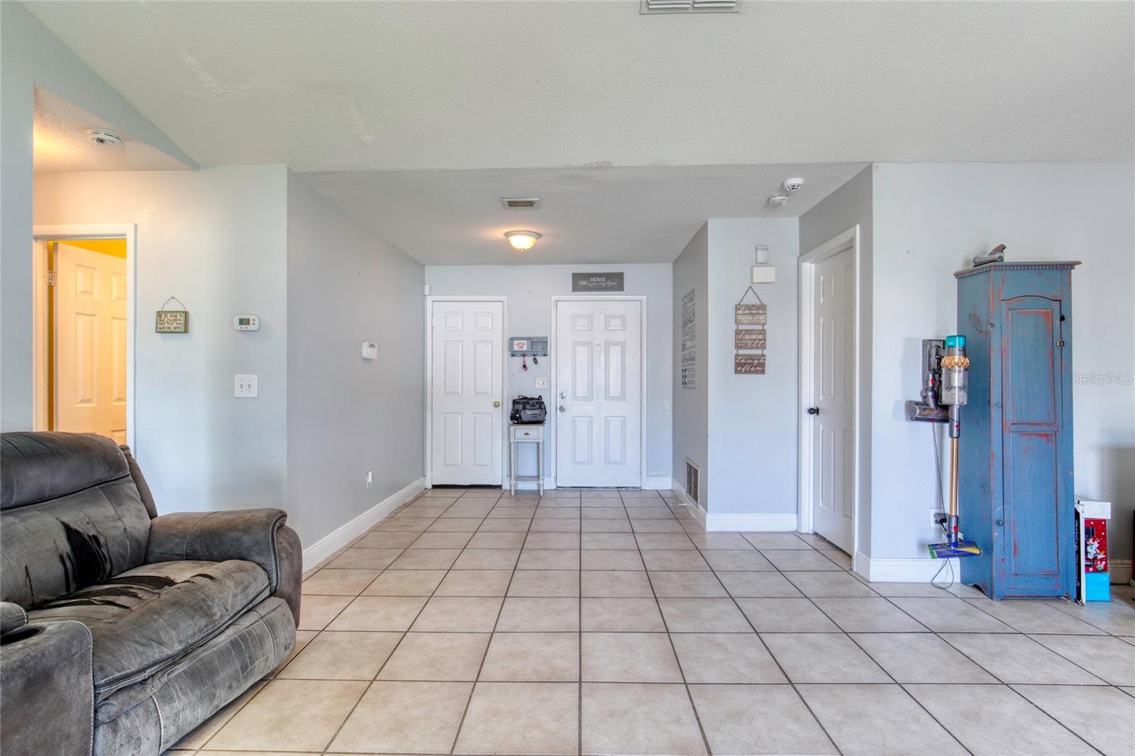 Image 5 of 29 For 2815 Travelers Palm Drive