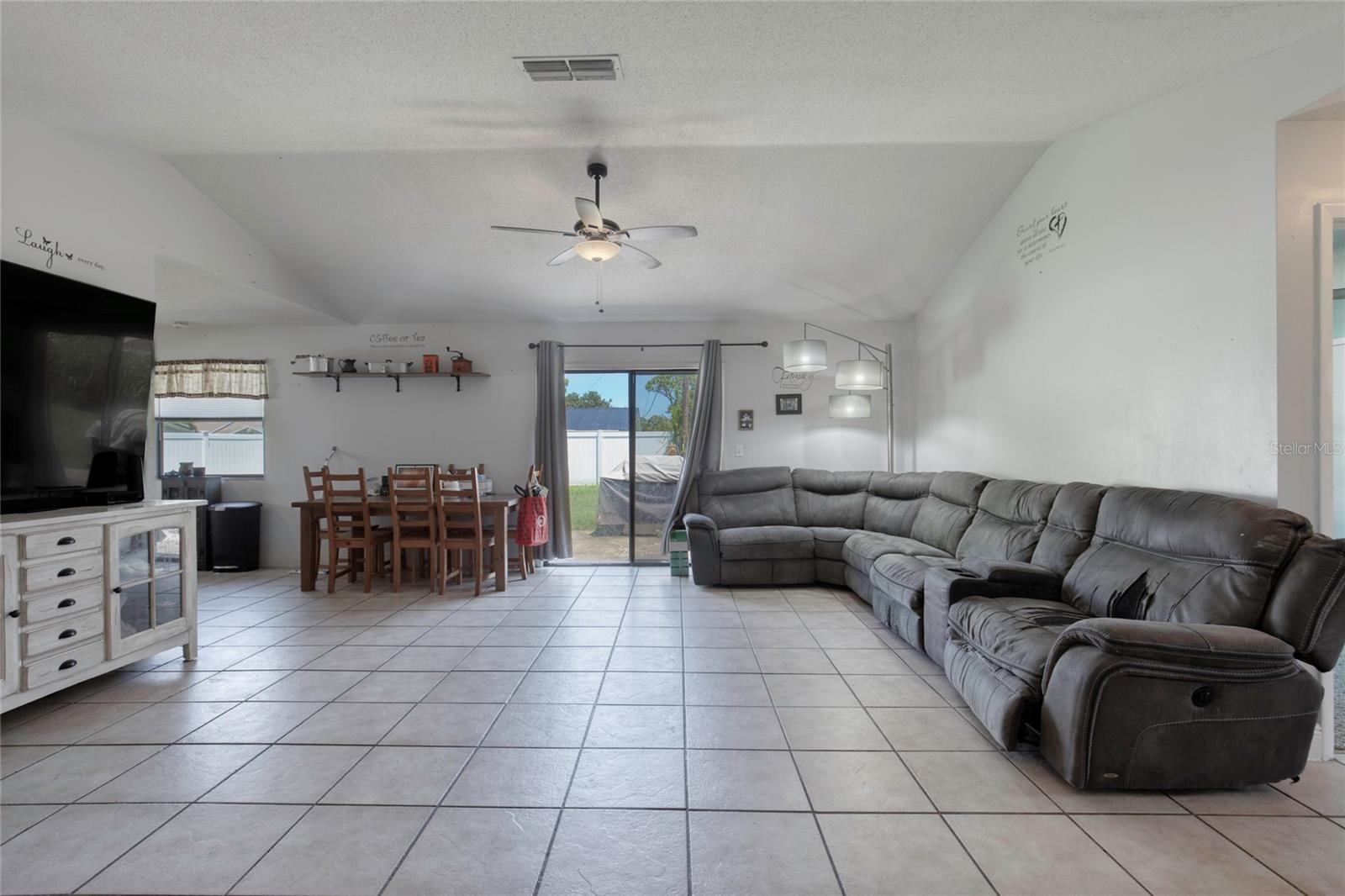 Image 8 of 29 For 2815 Travelers Palm Drive
