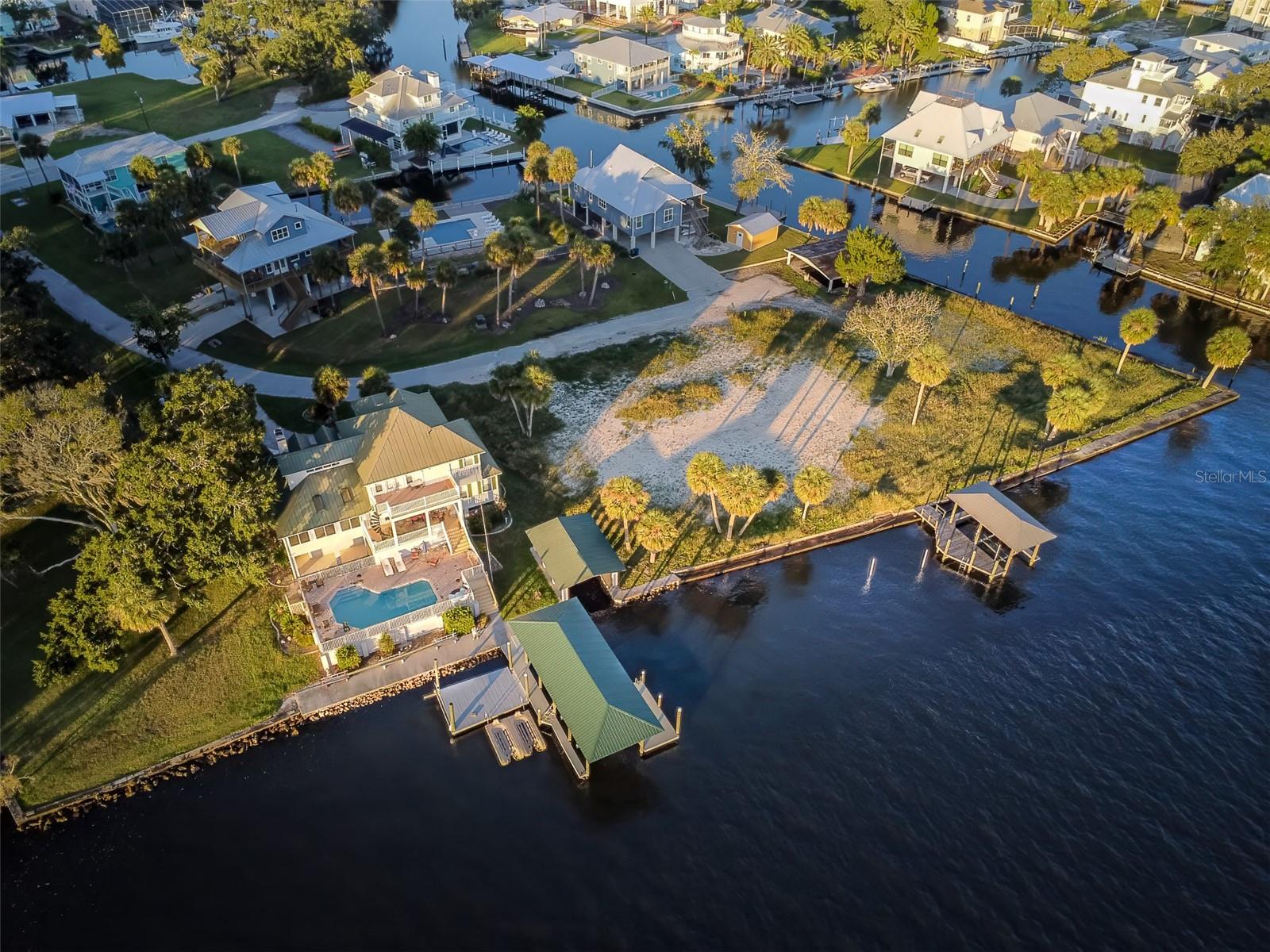 Listing photo id 9 for 2130 14th Street