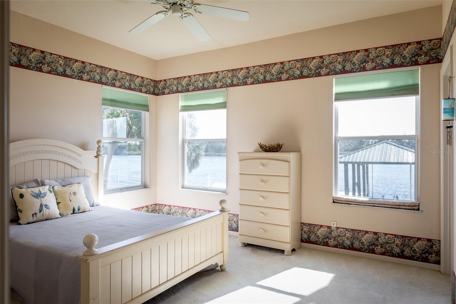 Listing photo id 24 for 2130 14th Street