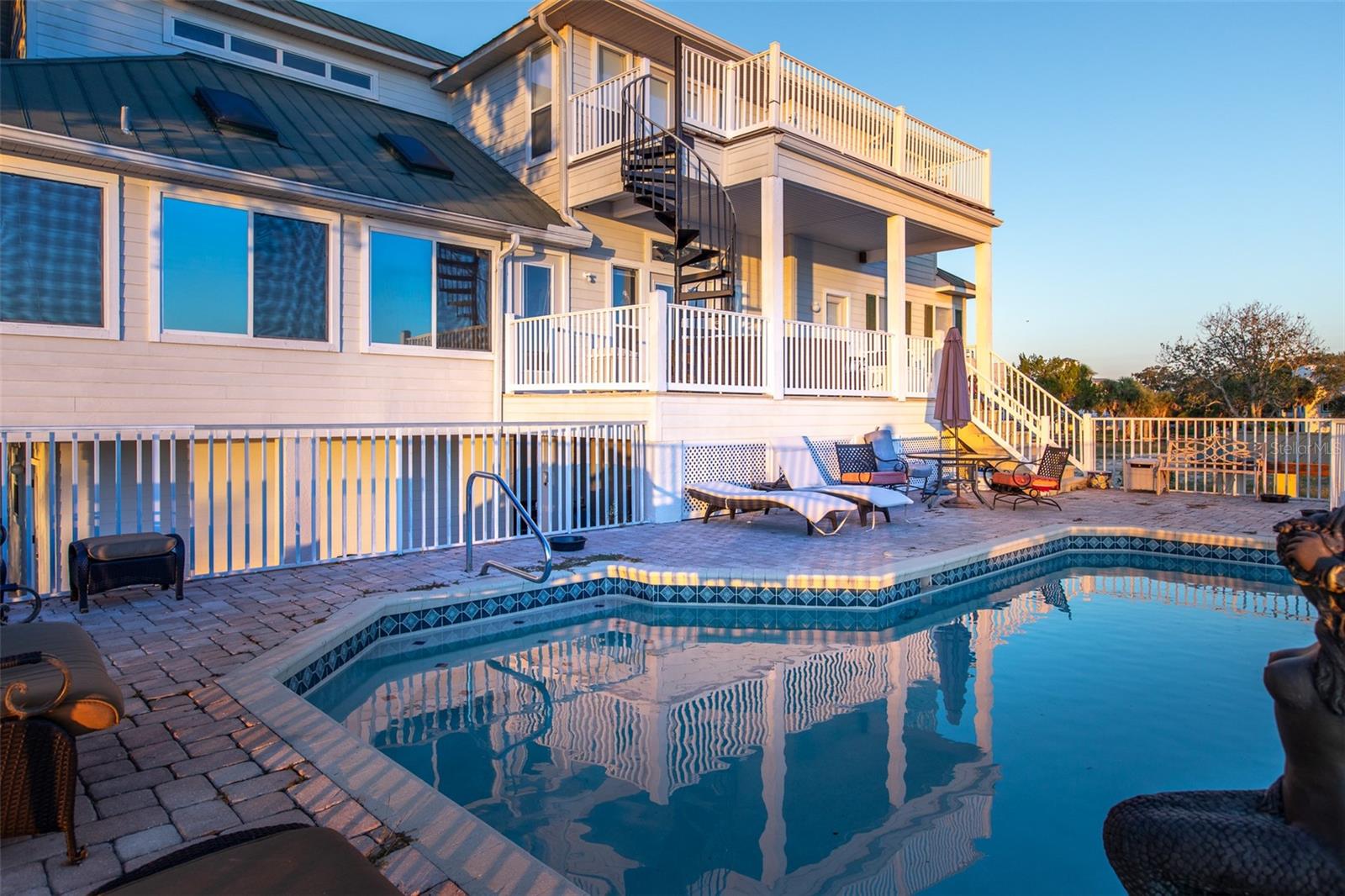 Listing photo id 1 for 2130 14th Street