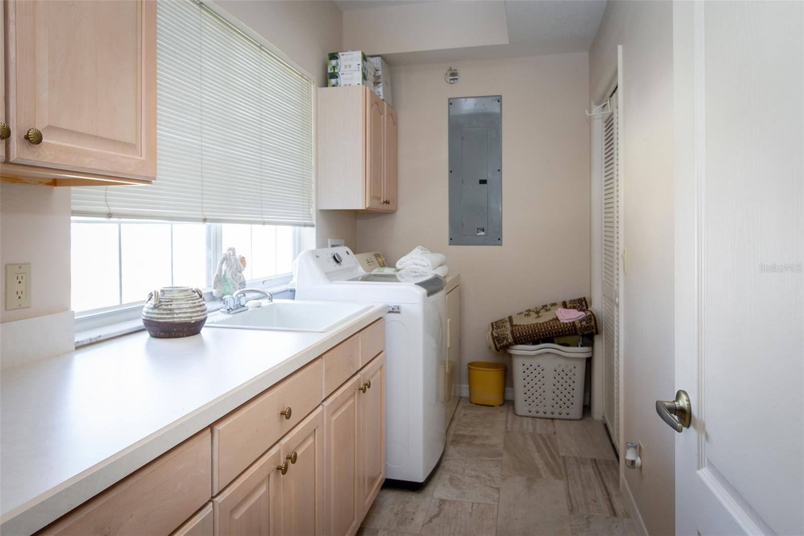 Listing photo id 34 for 2130 14th Street