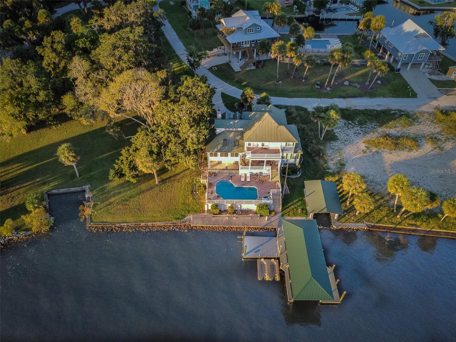 Listing photo id 38 for 2130 14th Street