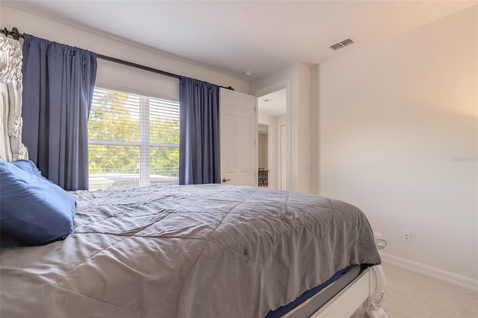 Image 61 of 78 For 2009 Rickover Place