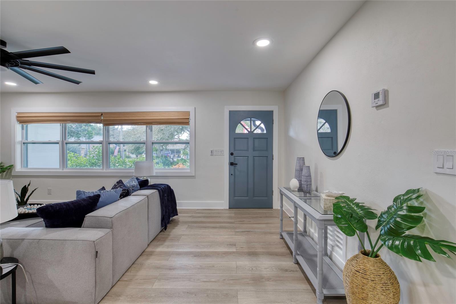 Image 10 of 72 For 4715 Montrose Avenue