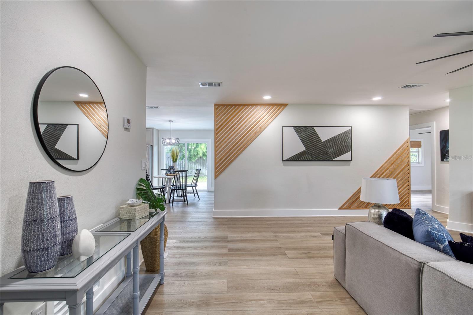 Image 11 of 72 For 4715 Montrose Avenue