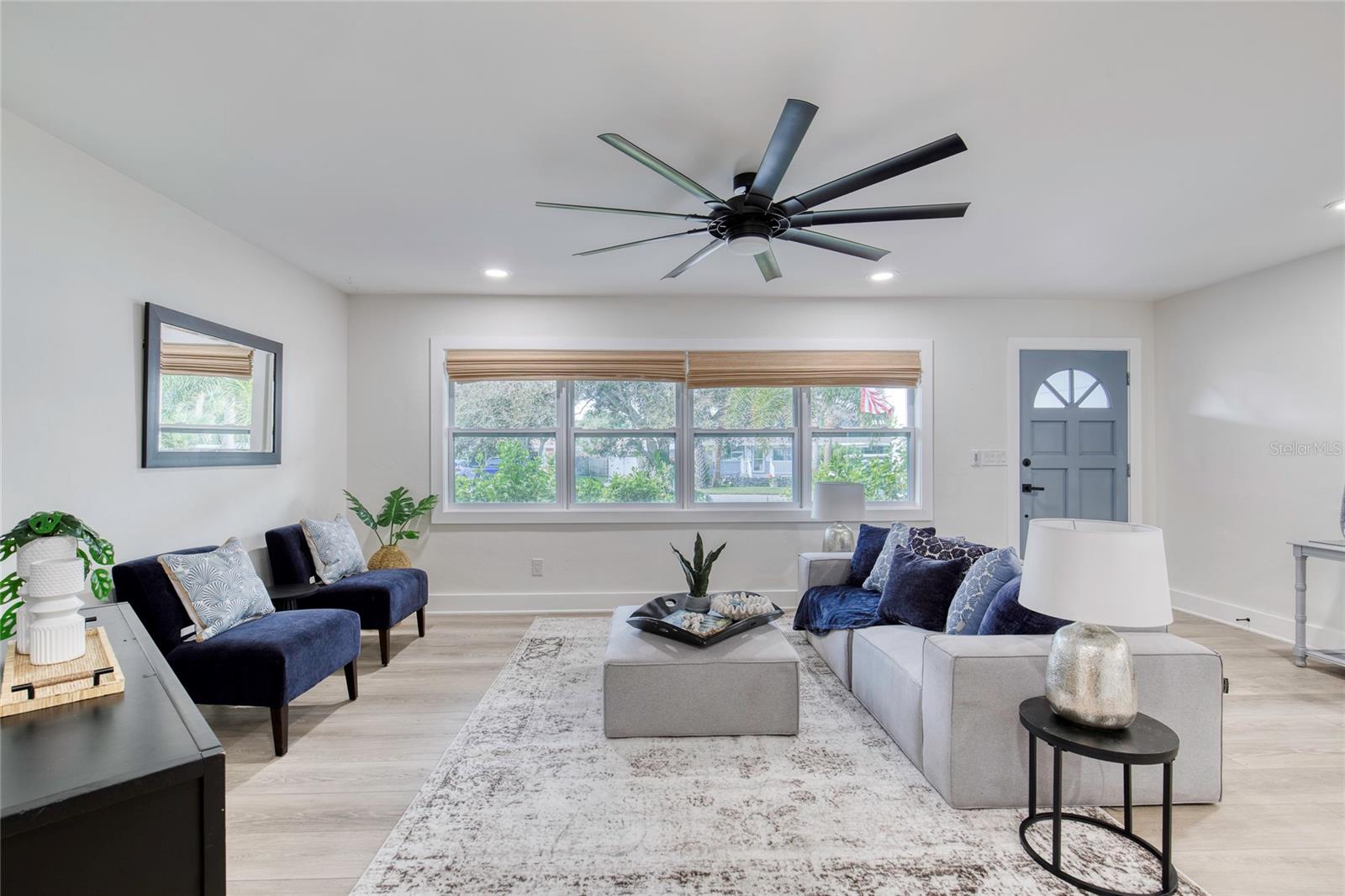 Image 12 of 72 For 4715 Montrose Avenue