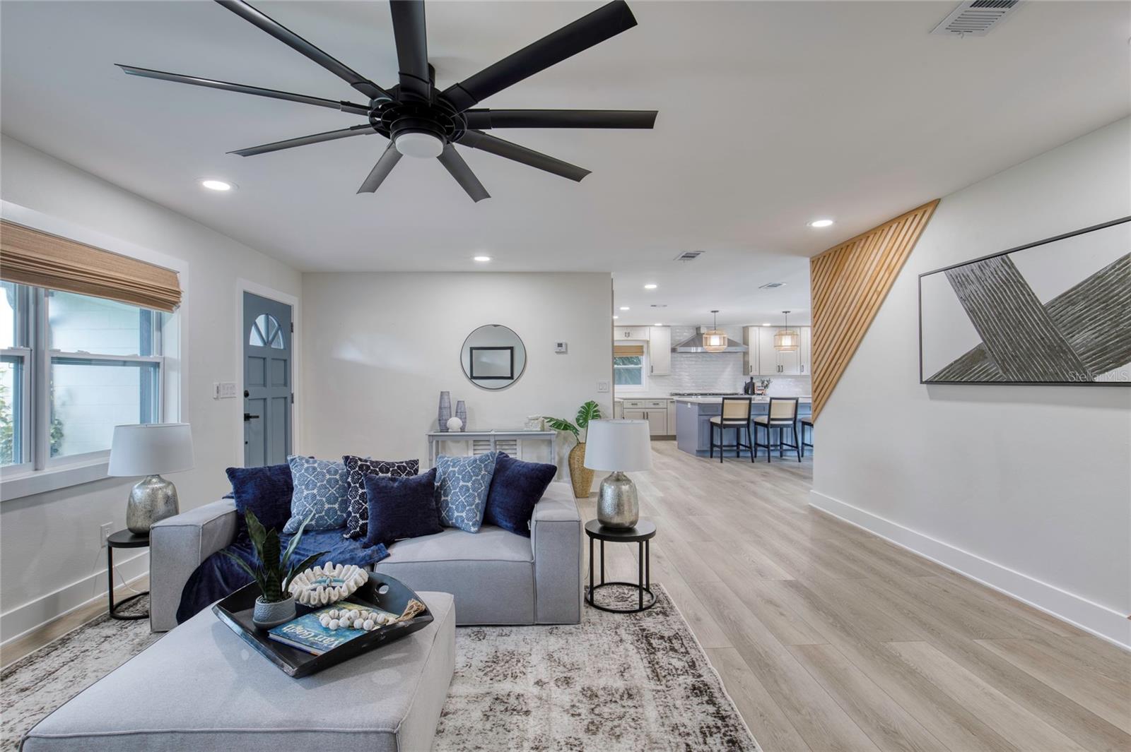 Image 13 of 72 For 4715 Montrose Avenue