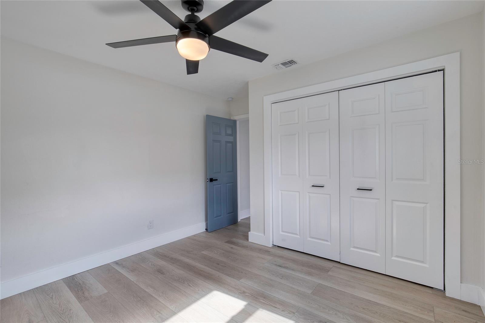 Image 27 of 72 For 4715 Montrose Avenue