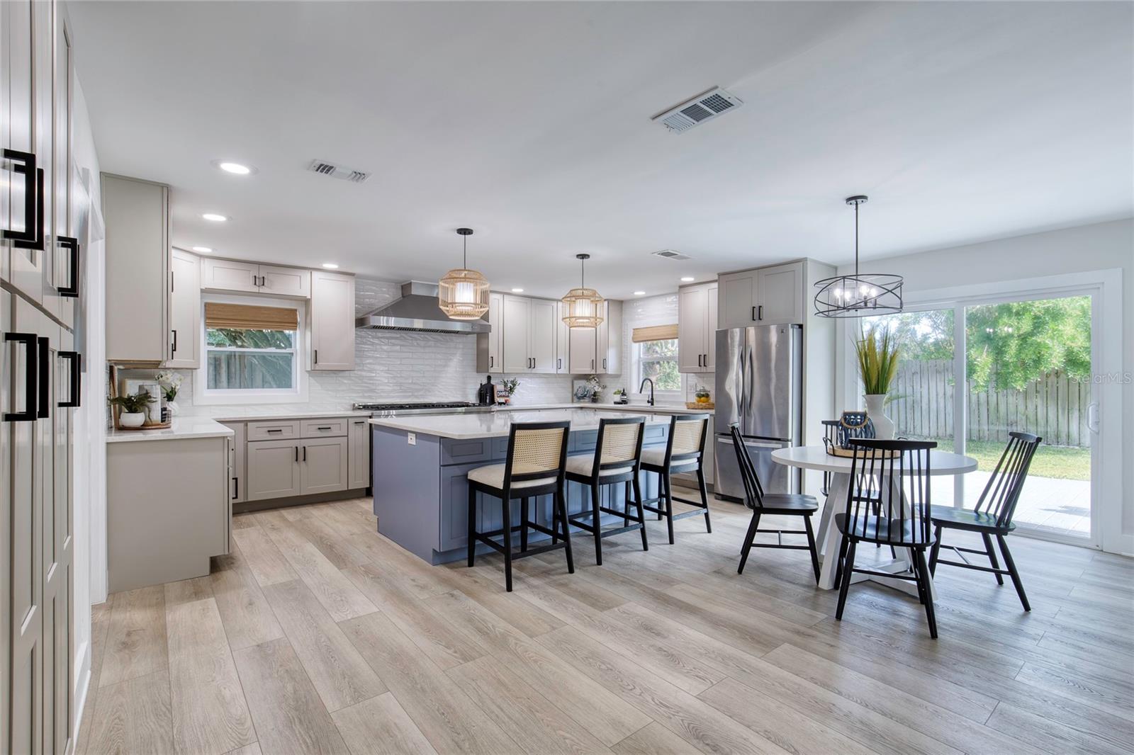 Image 34 of 72 For 4715 Montrose Avenue