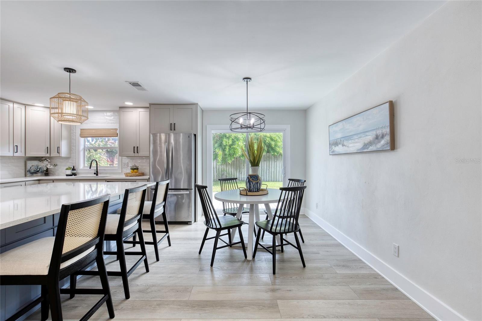 Image 35 of 72 For 4715 Montrose Avenue