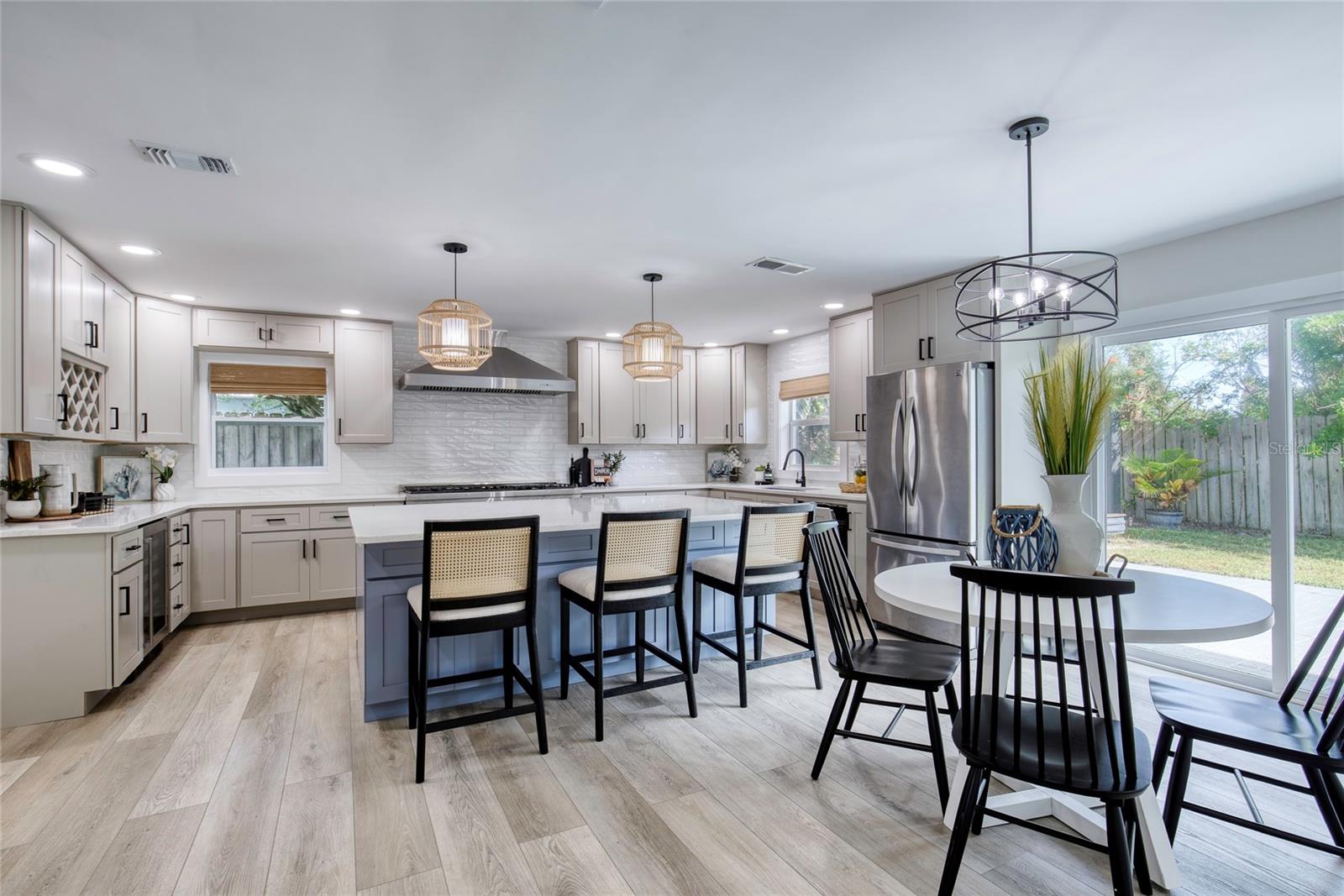 Image 36 of 72 For 4715 Montrose Avenue