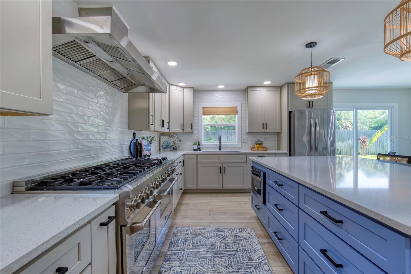 Image 39 of 72 For 4715 Montrose Avenue