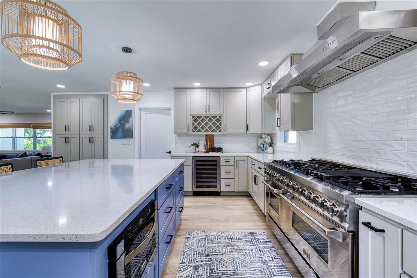 Image 41 of 72 For 4715 Montrose Avenue