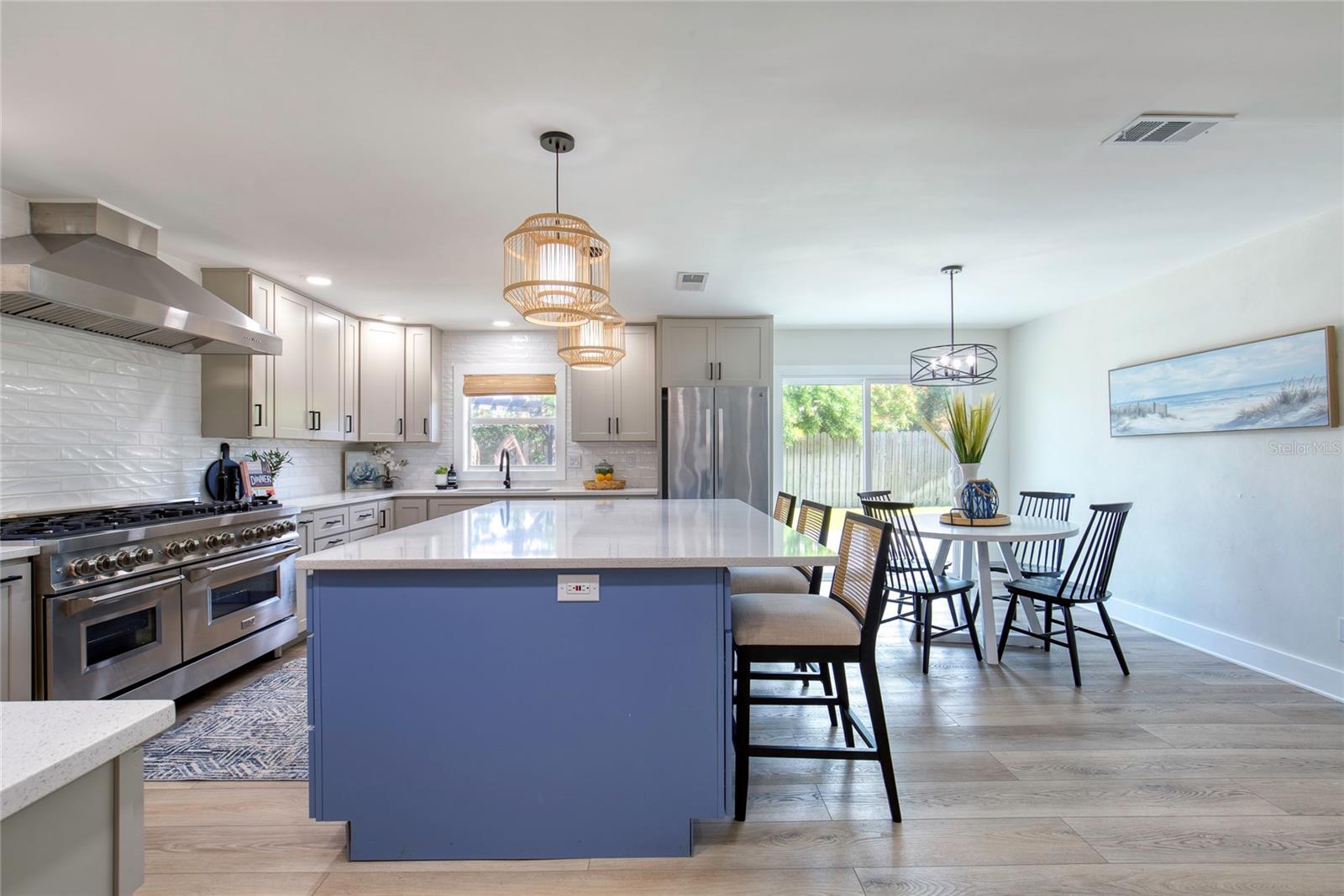 Image 46 of 72 For 4715 Montrose Avenue