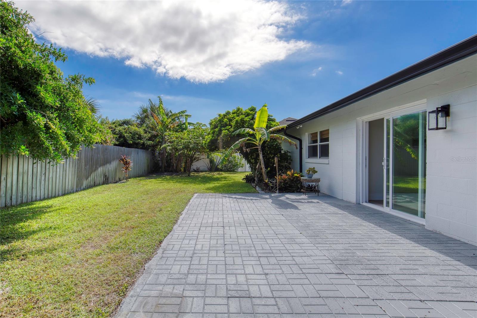 Image 55 of 72 For 4715 Montrose Avenue