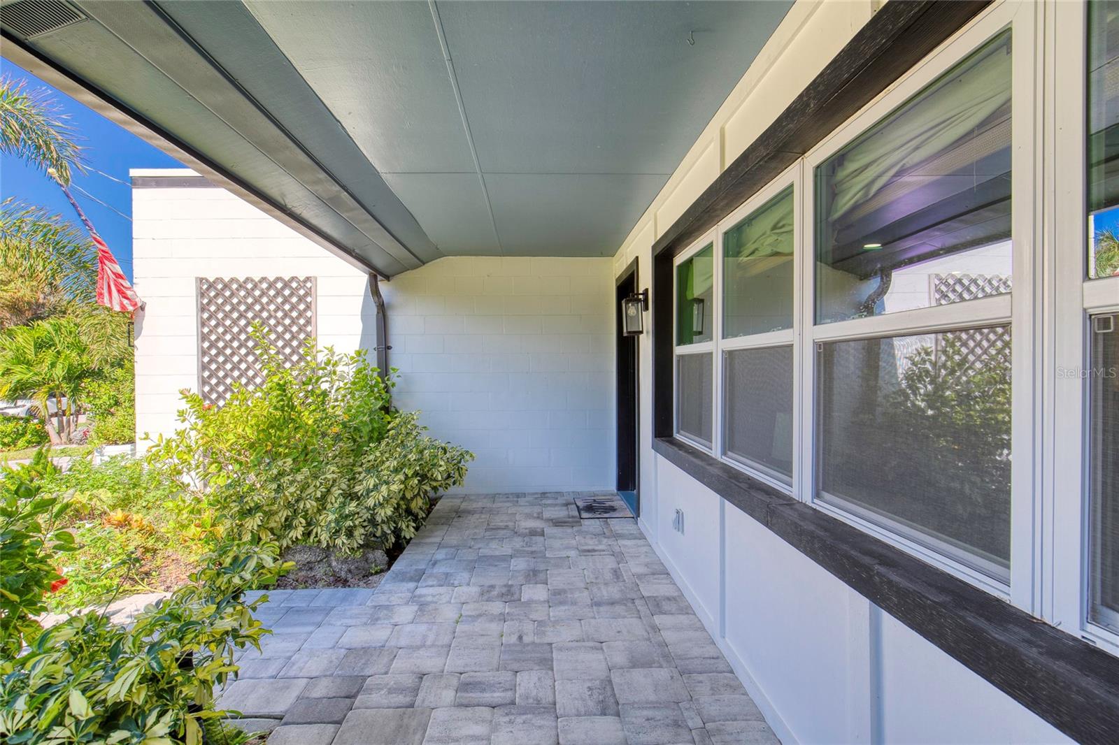 Image 7 of 72 For 4715 Montrose Avenue