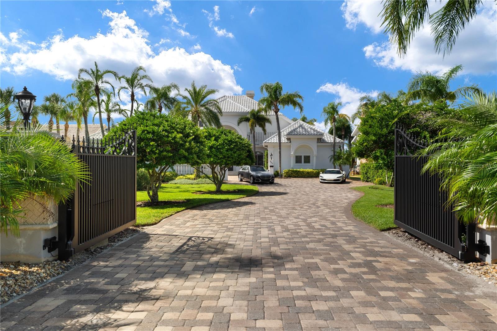 Image 10 of 100 For 846 Riverside Drive