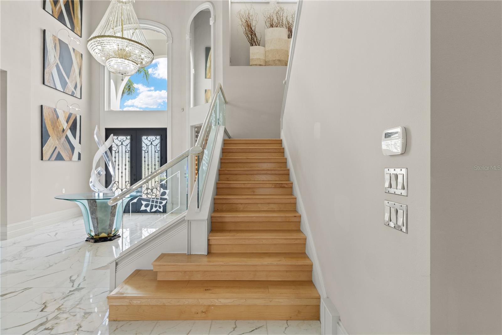 Image 32 of 100 For 846 Riverside Drive