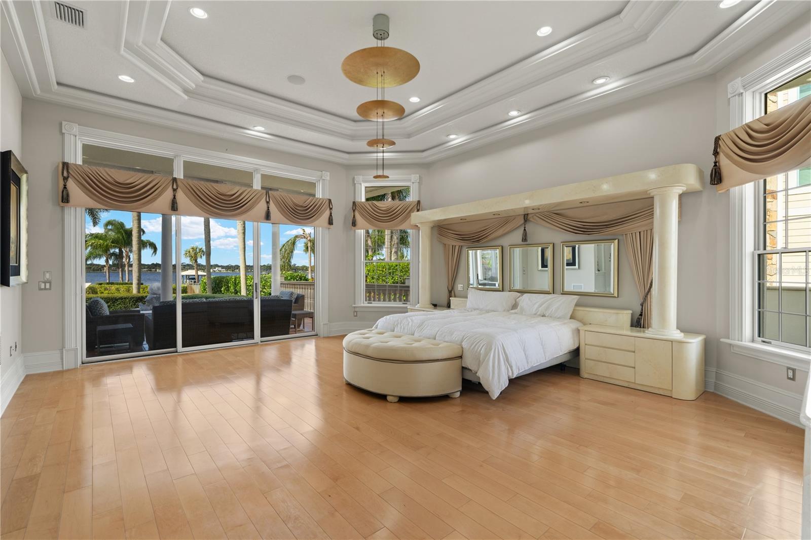 Image 45 of 100 For 846 Riverside Drive