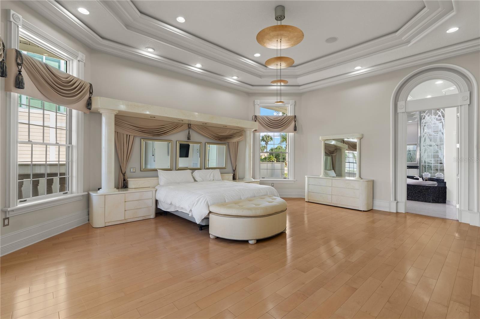 Image 46 of 100 For 846 Riverside Drive