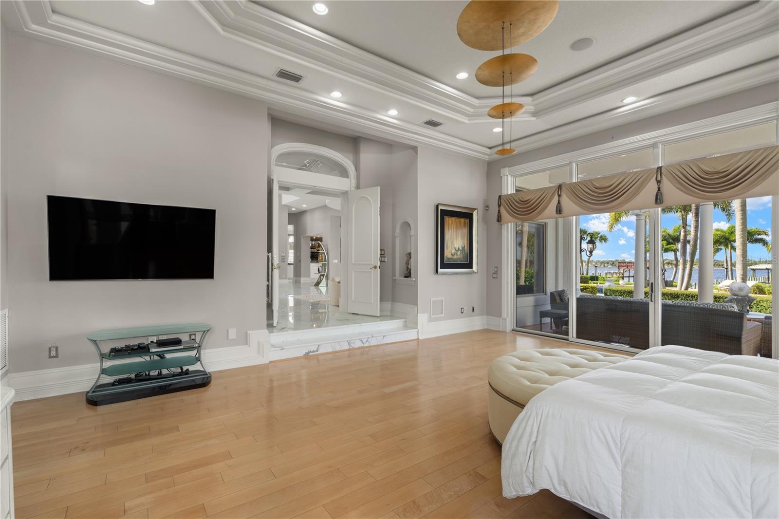 Image 47 of 100 For 846 Riverside Drive