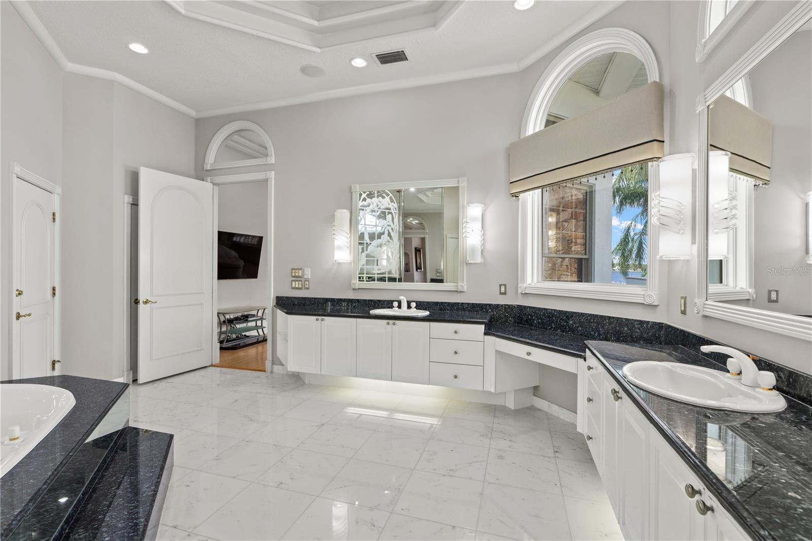 Image 50 of 100 For 846 Riverside Drive