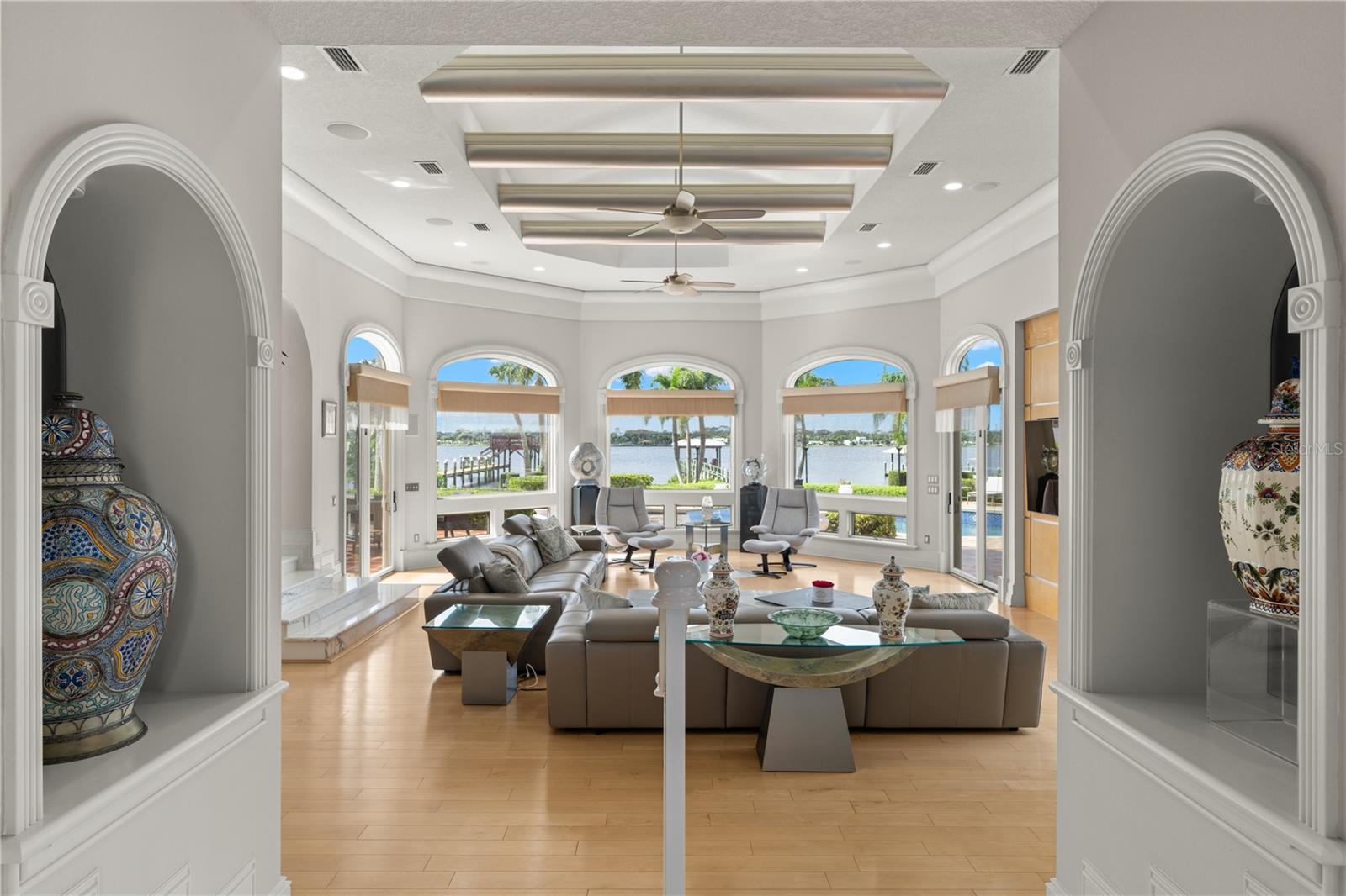 Image 64 of 100 For 846 Riverside Drive