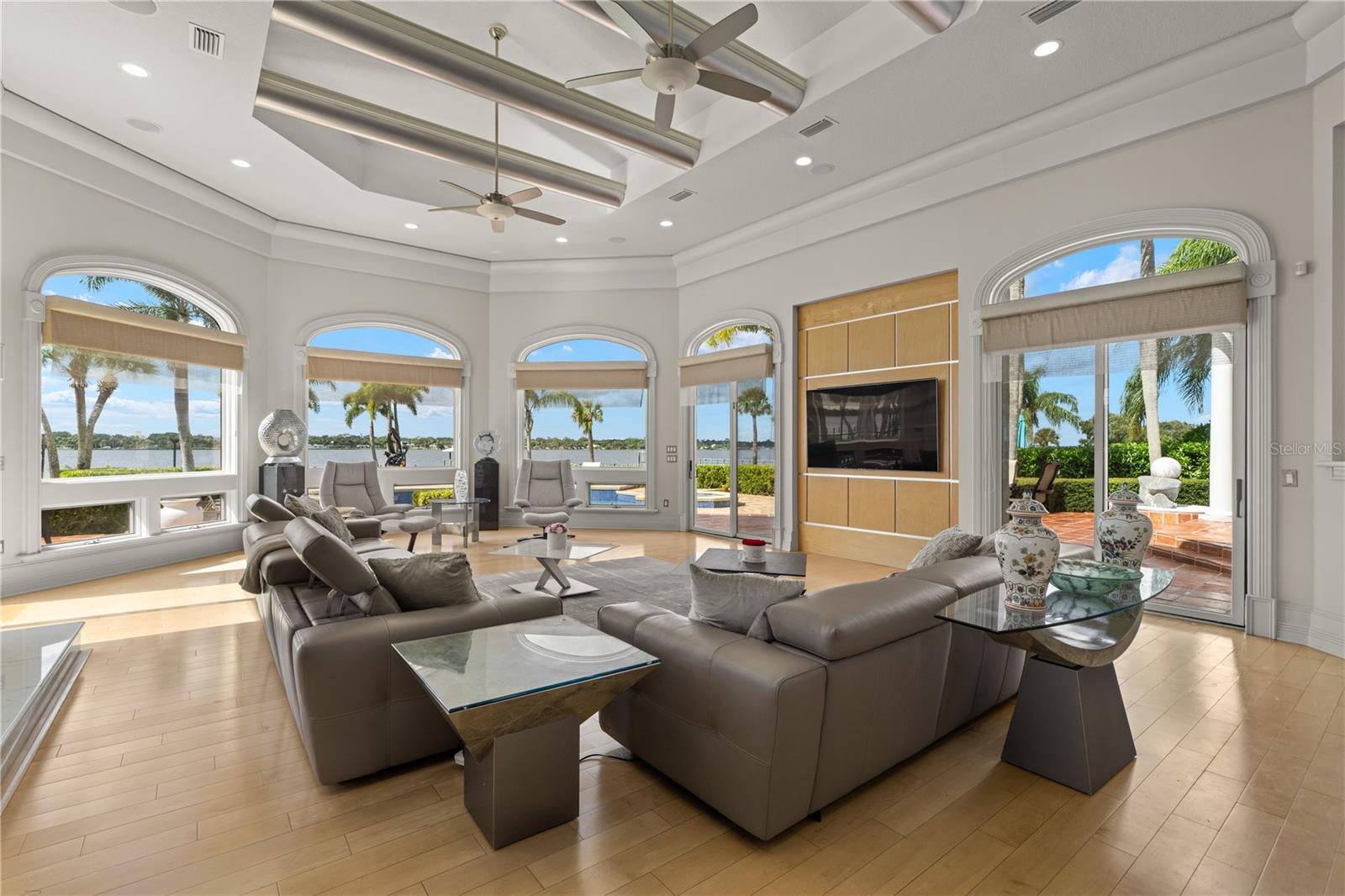 Image 66 of 100 For 846 Riverside Drive