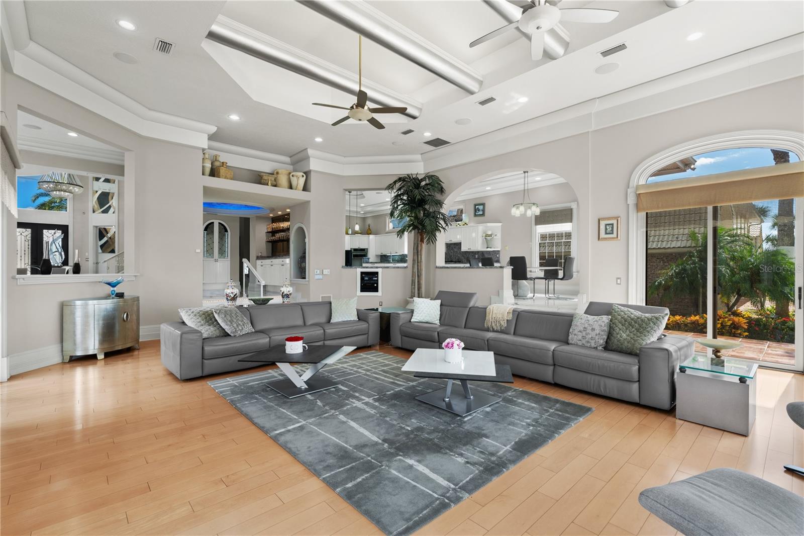 Image 67 of 100 For 846 Riverside Drive