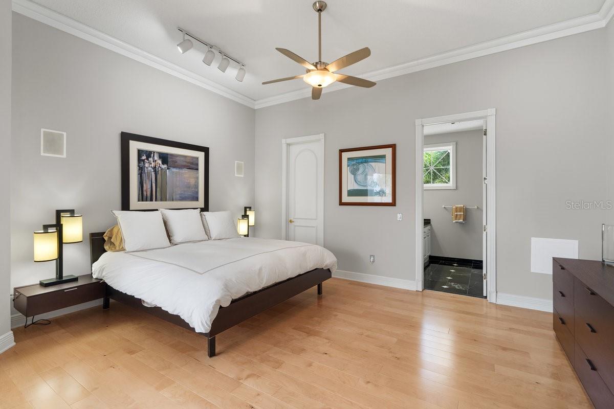 Image 92 of 100 For 846 Riverside Drive