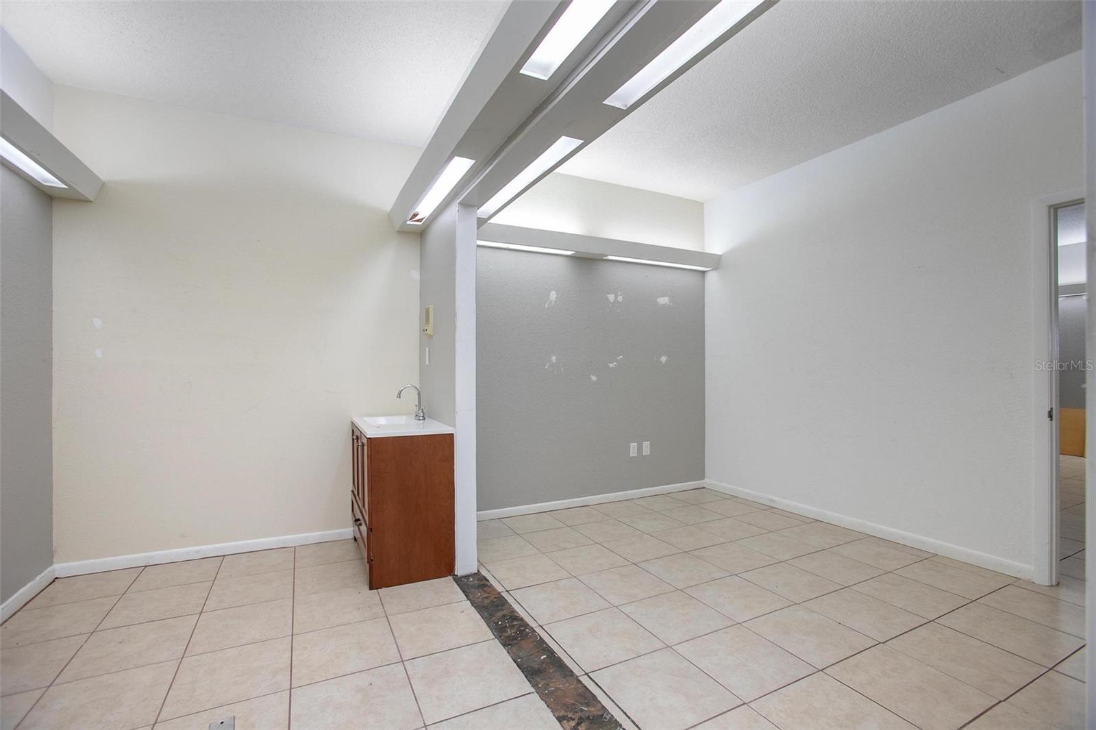 Image 13 of 15 For 1240 Normandy Boulevard