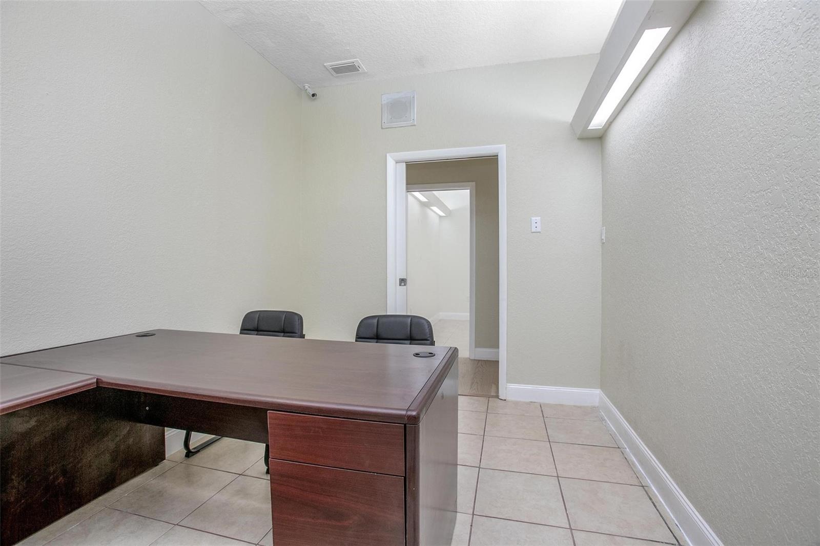 Image 19 of 23 For 1240 Normandy Boulevard