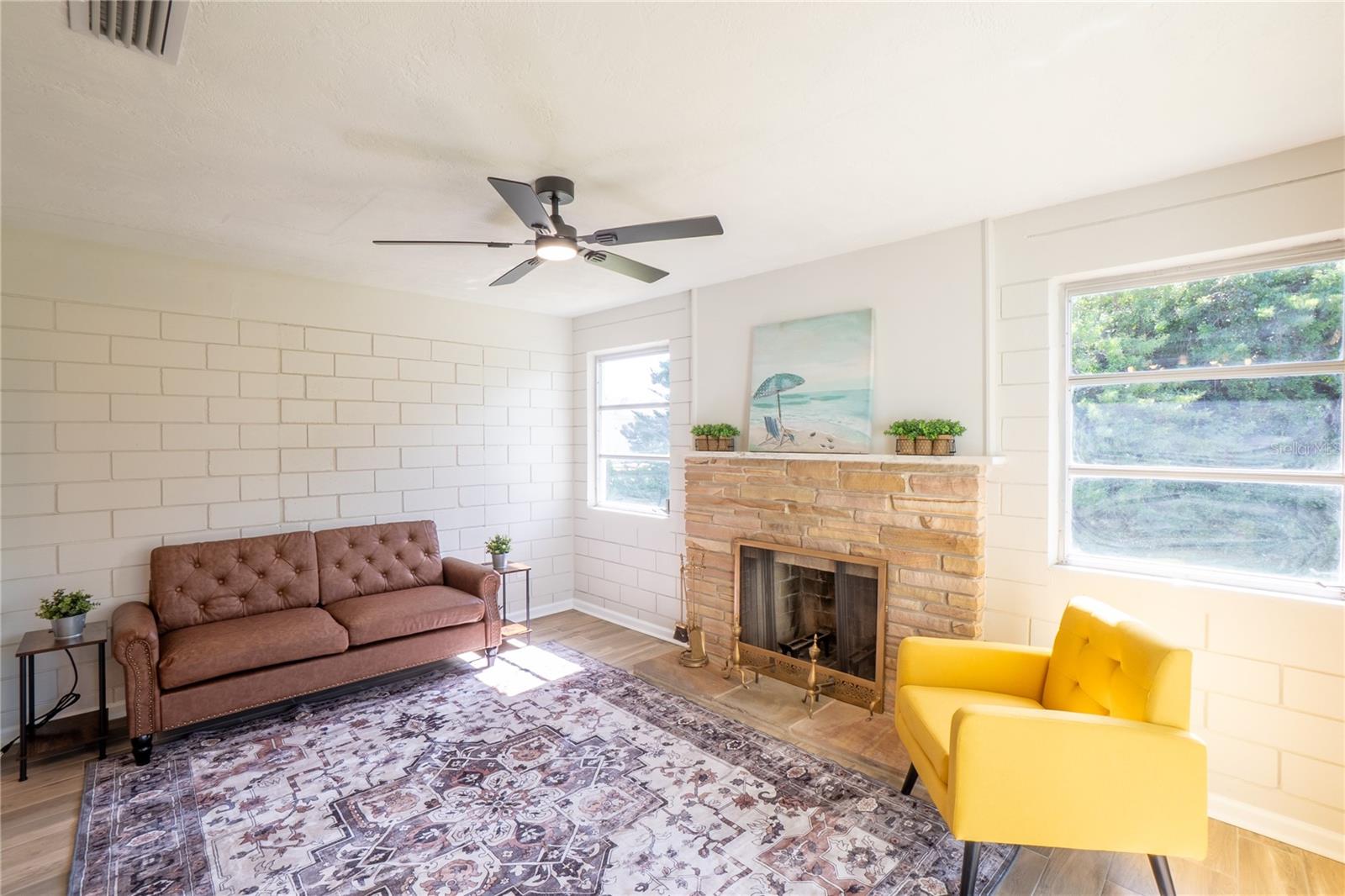 Image 5 of 45 For 24 Berkley Road