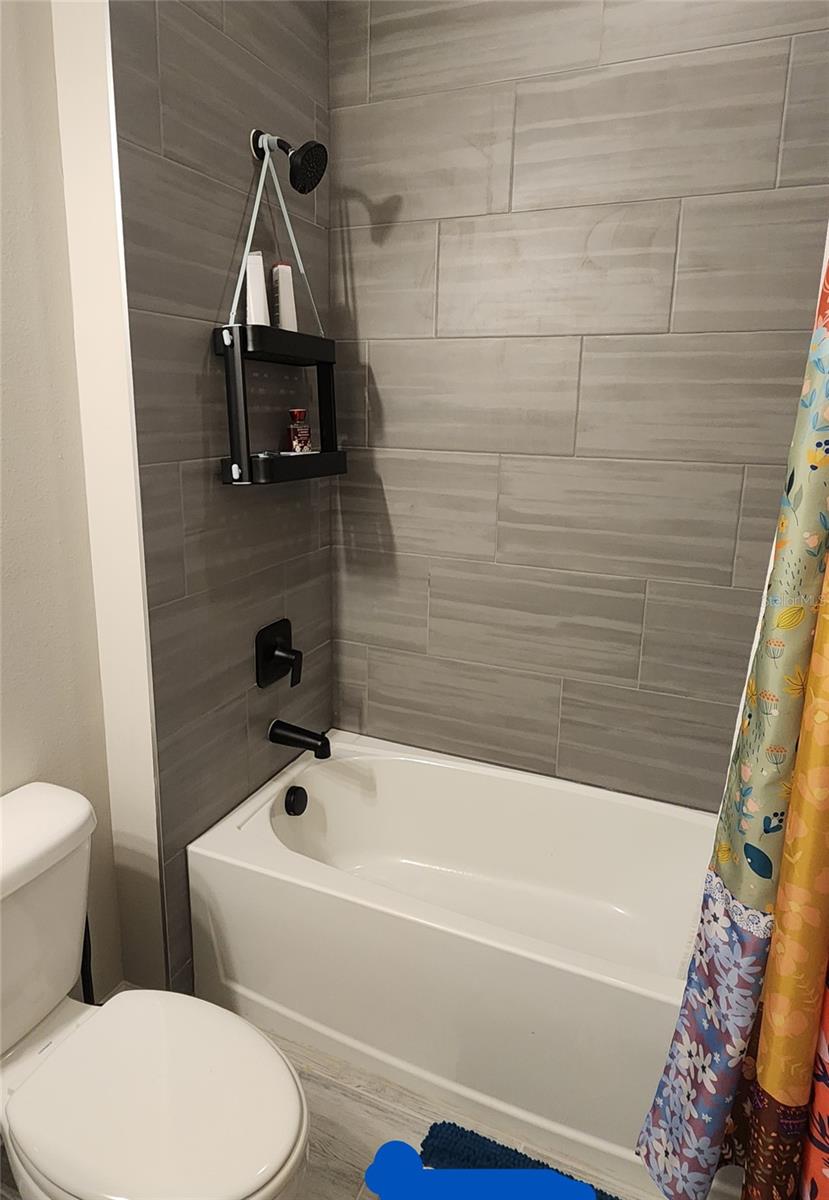 Image 13 of 16 For 9032 Cape Cod Road