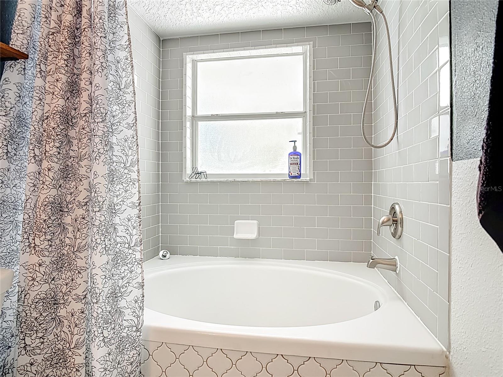 Image 16 of 29 For 1410 5th Street