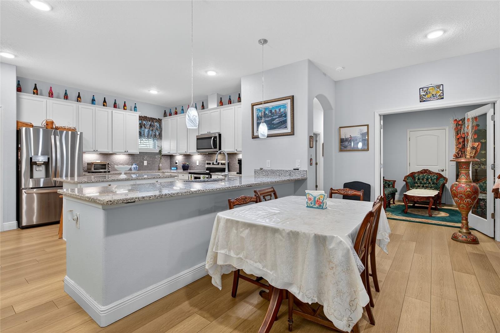 Image 24 of 40 For 42 Huntington Place