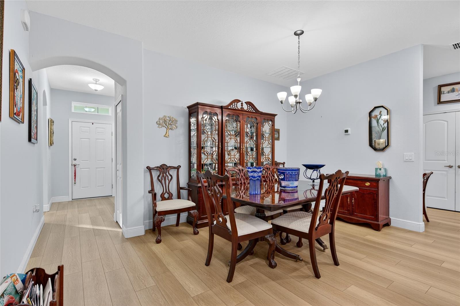 Image 3 of 40 For 42 Huntington Place