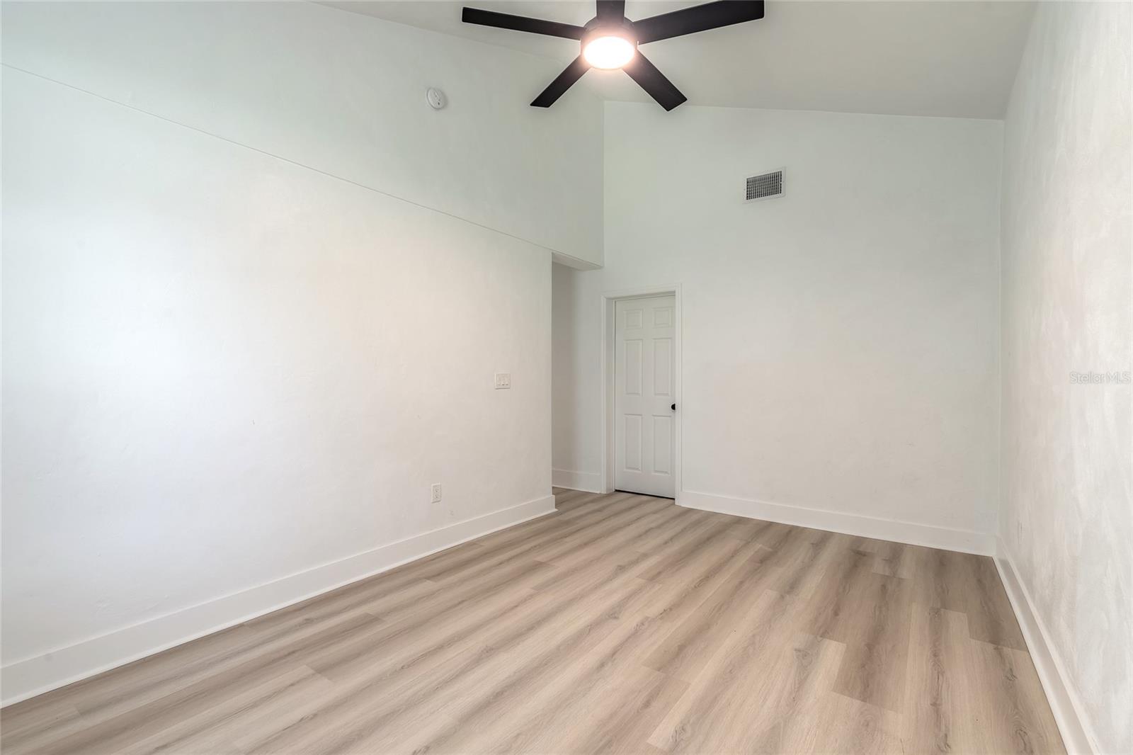 Image 17 of 29 For 1147 Holly Avenue