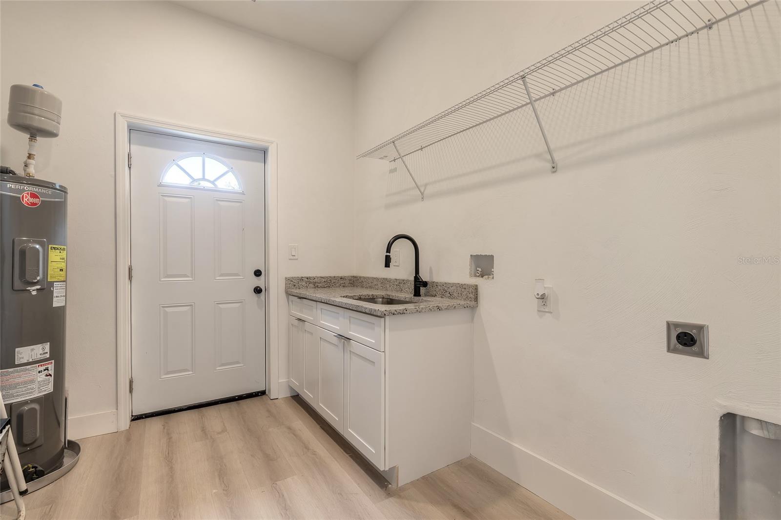 Image 21 of 29 For 1147 Holly Avenue