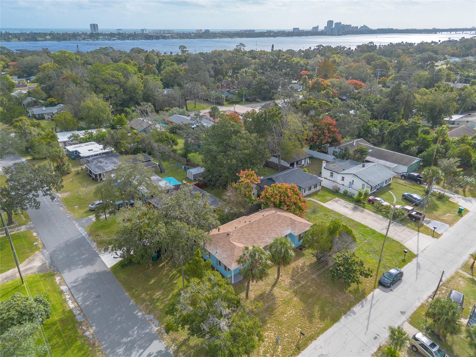 Image 22 of 29 For 1147 Holly Avenue